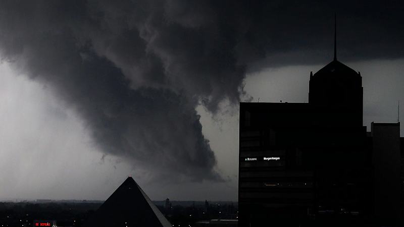 Cover image for The Link Between Tornadoes and Climate Change Is Complicated