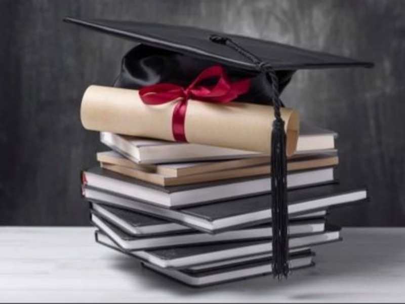 Cover image for How to write personal statements for college essays.