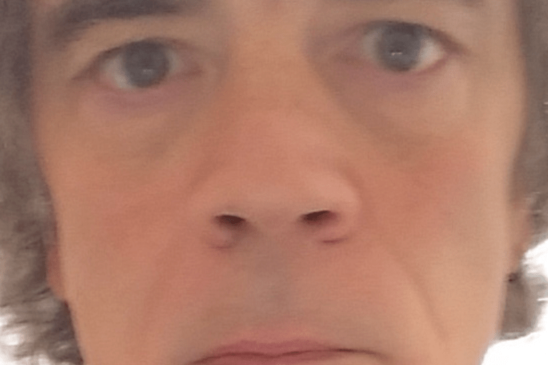 Cover image for Contra Selfie