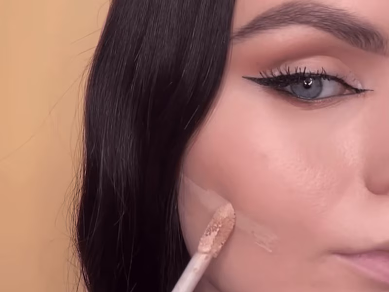 Cover image for Tarte - Shape Tape 