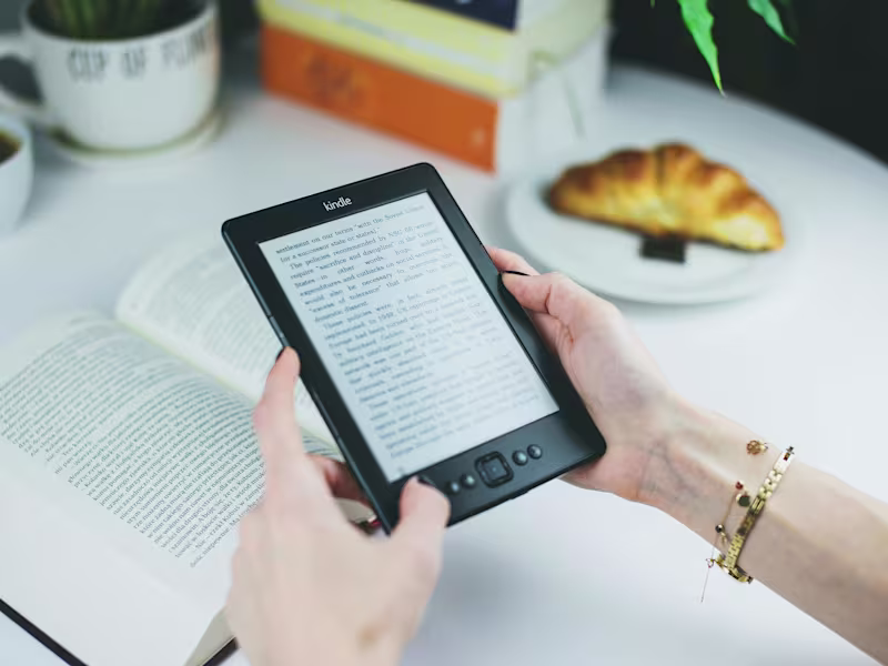 Cover image for E-Book Readers With Long Battery Life