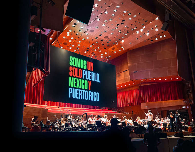 Cover image for Somos Un Solo Pueblo, Mexico Y Puerto Rico