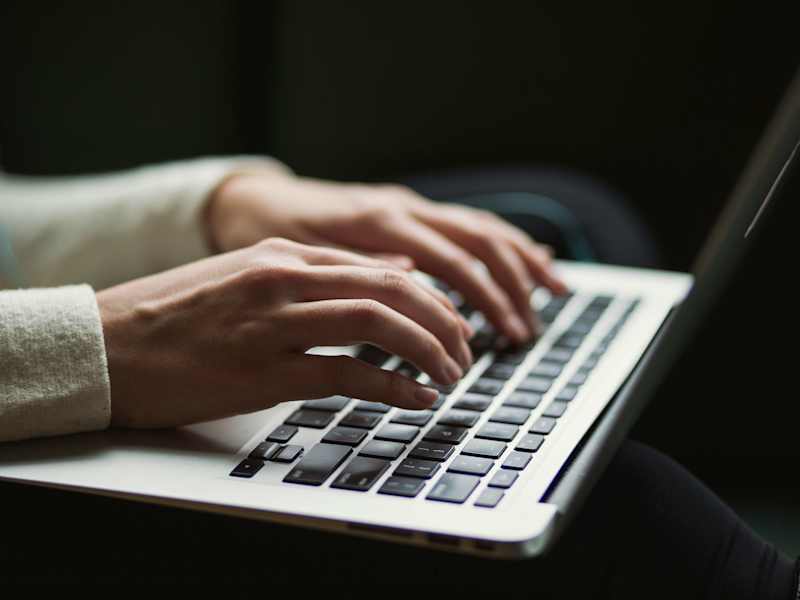 Cover image for Words That Captivate: Custom Copywriting for Every Brand