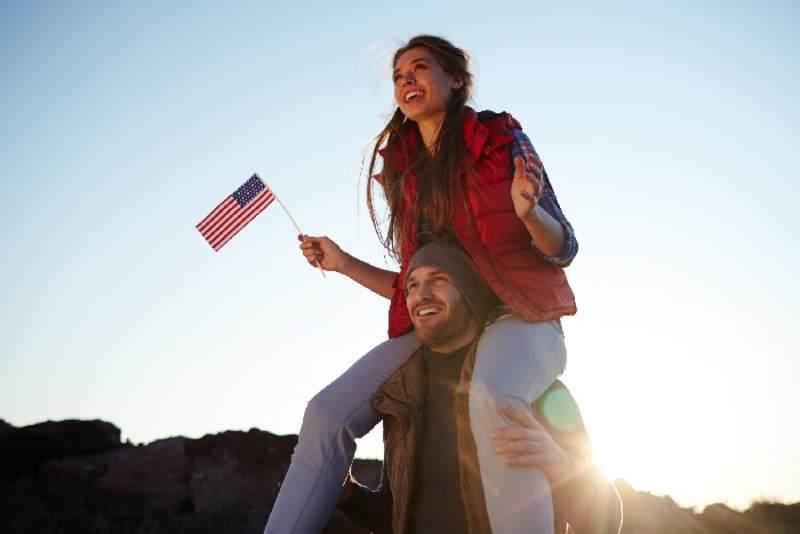 Cover image for Learning English