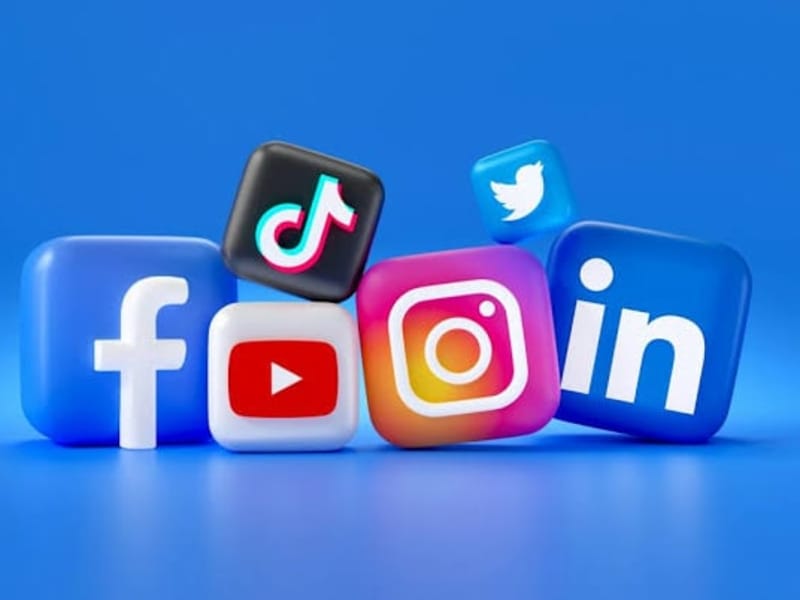 Cover image for Social media marketing 