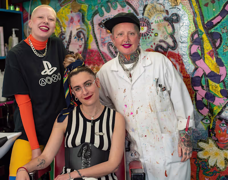 Cover image for The clowns who cut your hair for what you can afford