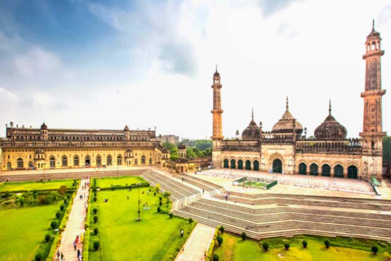 Cover image for Book a Cab in Lucknow