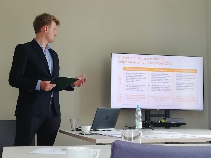 Cover image for Market research