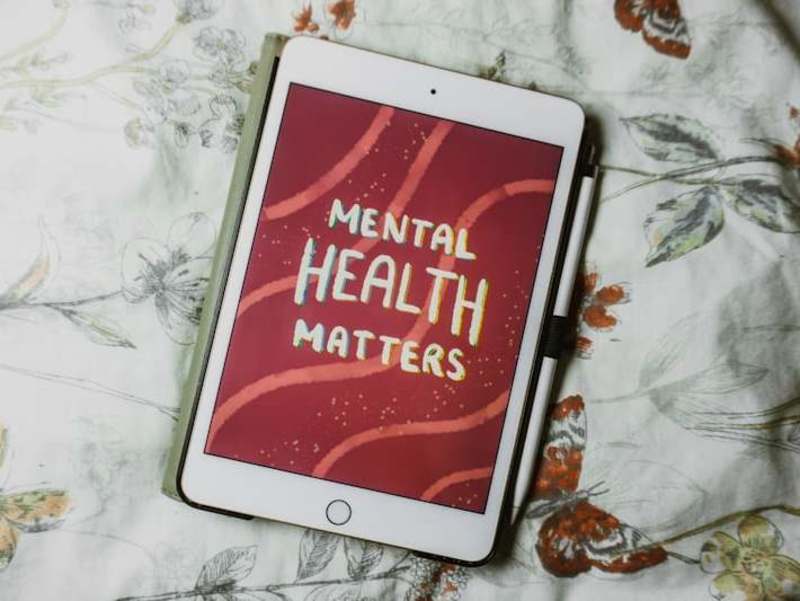 Cover image for Social Media Detox: How to Protect Your Mental Health Online