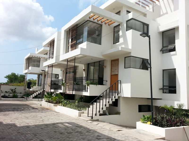 Cover image for Traveller’s Palm Court – Your Home Away from Home!