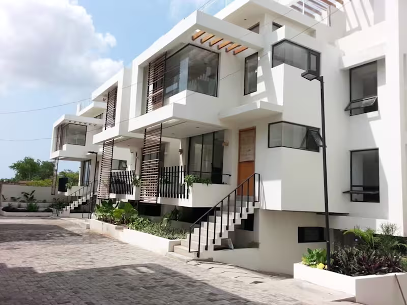 Cover image for Traveller’s Palm Court – Your Home Away from Home!