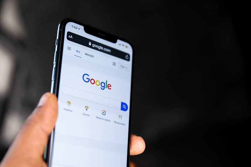 Cover image for Google AI Search vs. Bard: Advantages and limitations of AI-pow…