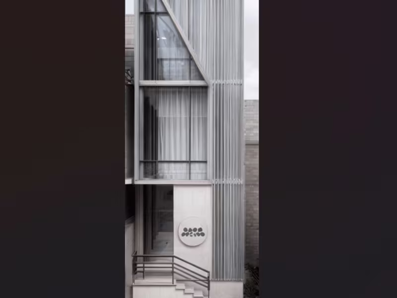 Cover image for Modern Elegance