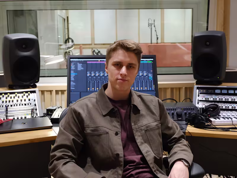 Cover image for Aurora