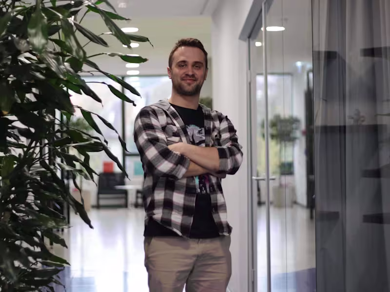 Cover image for Experienced developer for React projects.