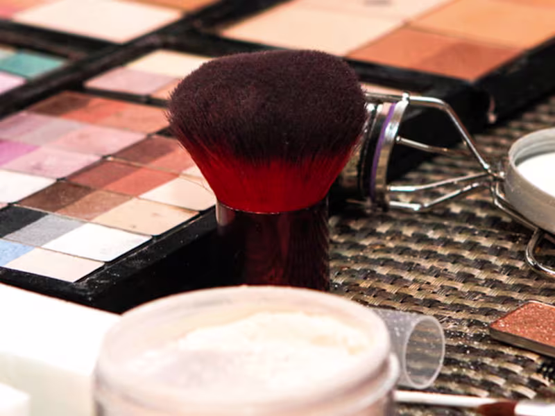 Cover image for I will create 3D cosmetics animation, modeling, rendering & ads.