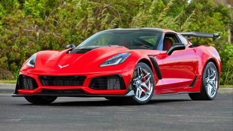 Cover image for C7 Chevrolet Corvette: Performance and Design Overview