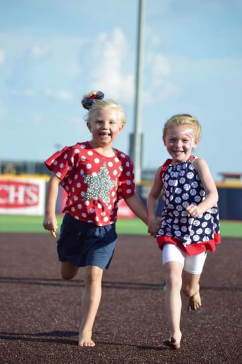 Cover image for Experienced Event Photographer