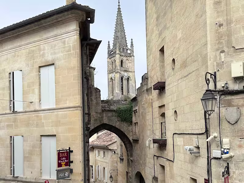 Cover image for Compelling Copy That Connects and Converts with Precision