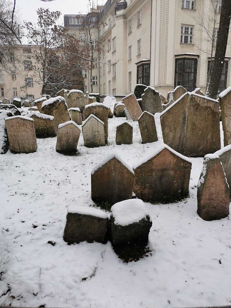 Cover image for Of Grief and Graveyards: An Essay on Cemeteries and Grief
