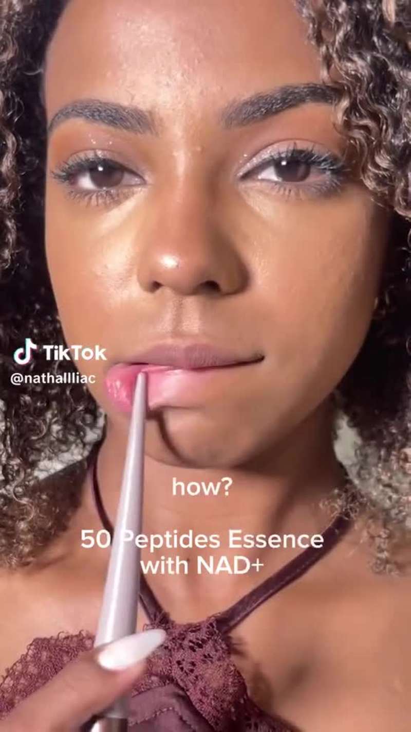 Cover image for Lips are skin, too! Amando este nuevo truco que desbloque pa...