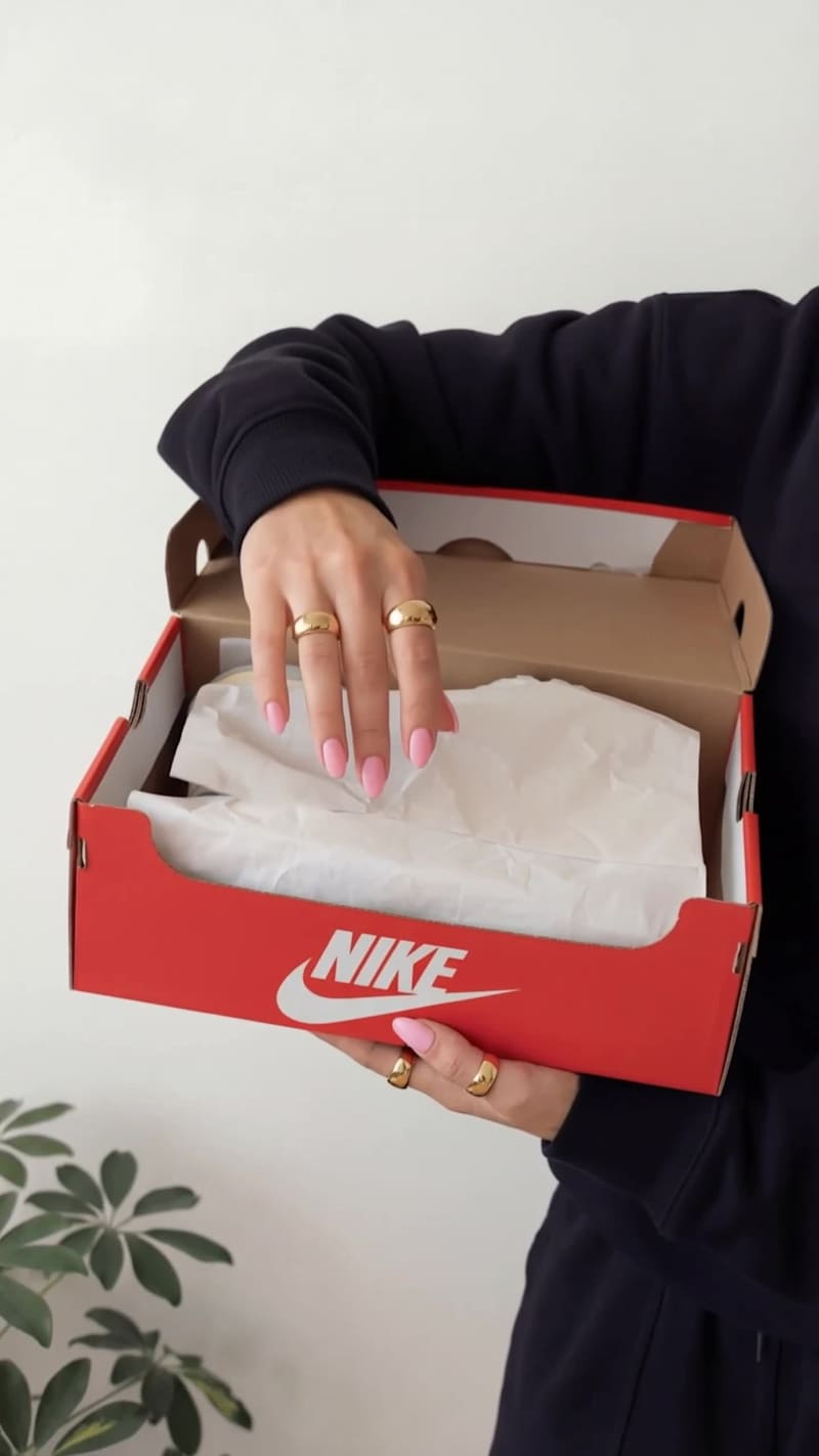 Cover image for A social-first unboxing and styling