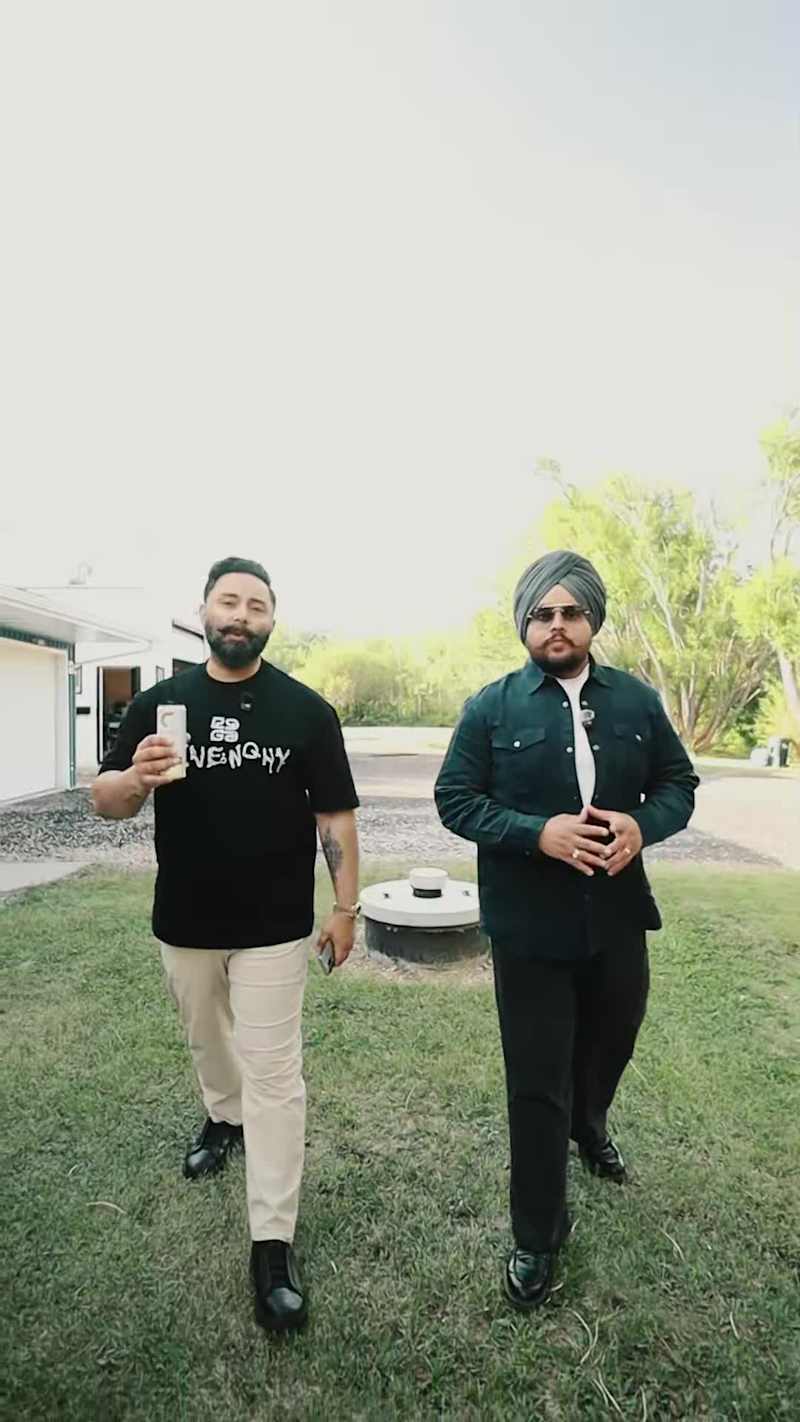 Cover image for REAL ESTATE