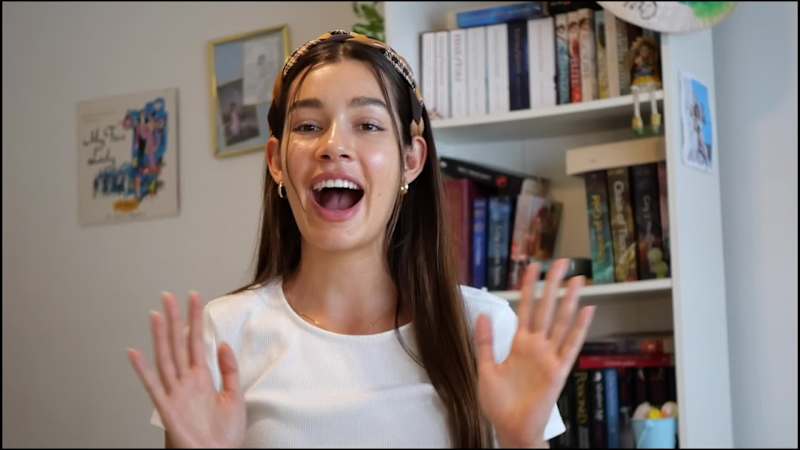 Cover image for Hi, I'm Hannah! Here's a little bit about me🌟