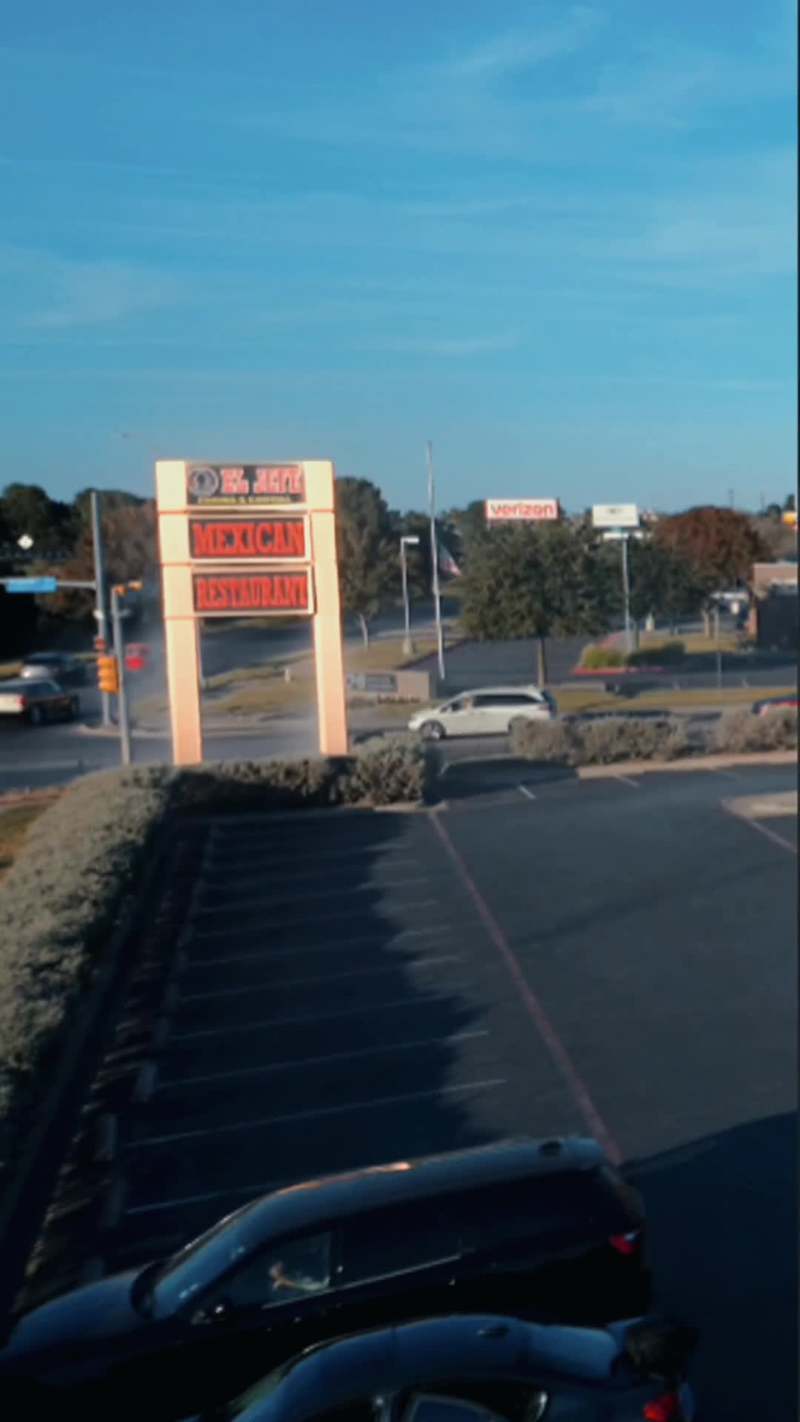 Cover image for el jefe restaurante