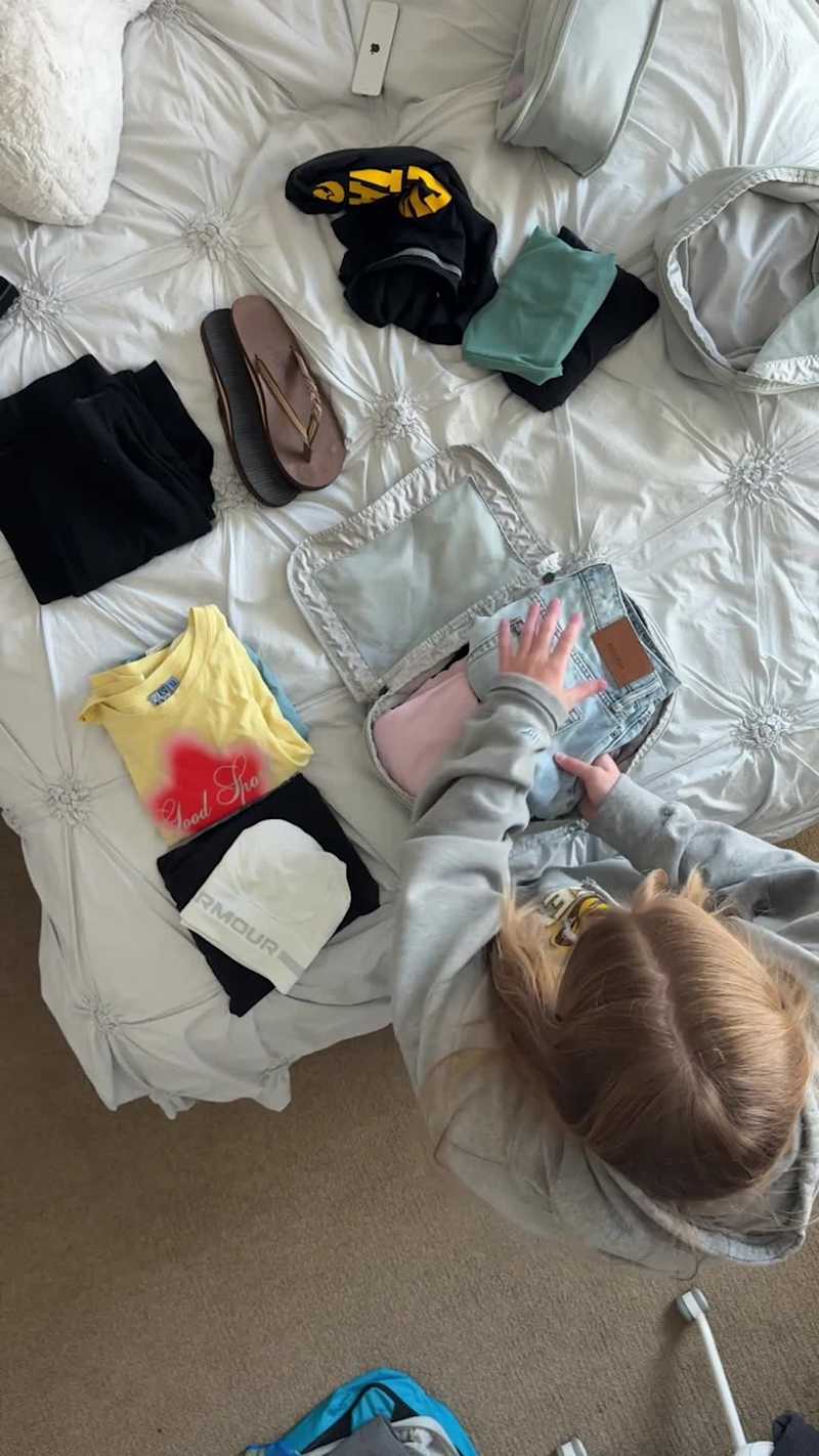 Cover image for Mini Iowa City travel vlog!