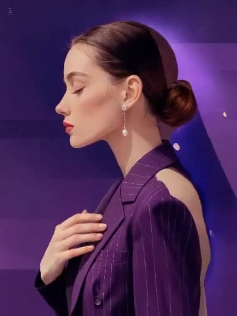 Cover image for She wears many hats, plays