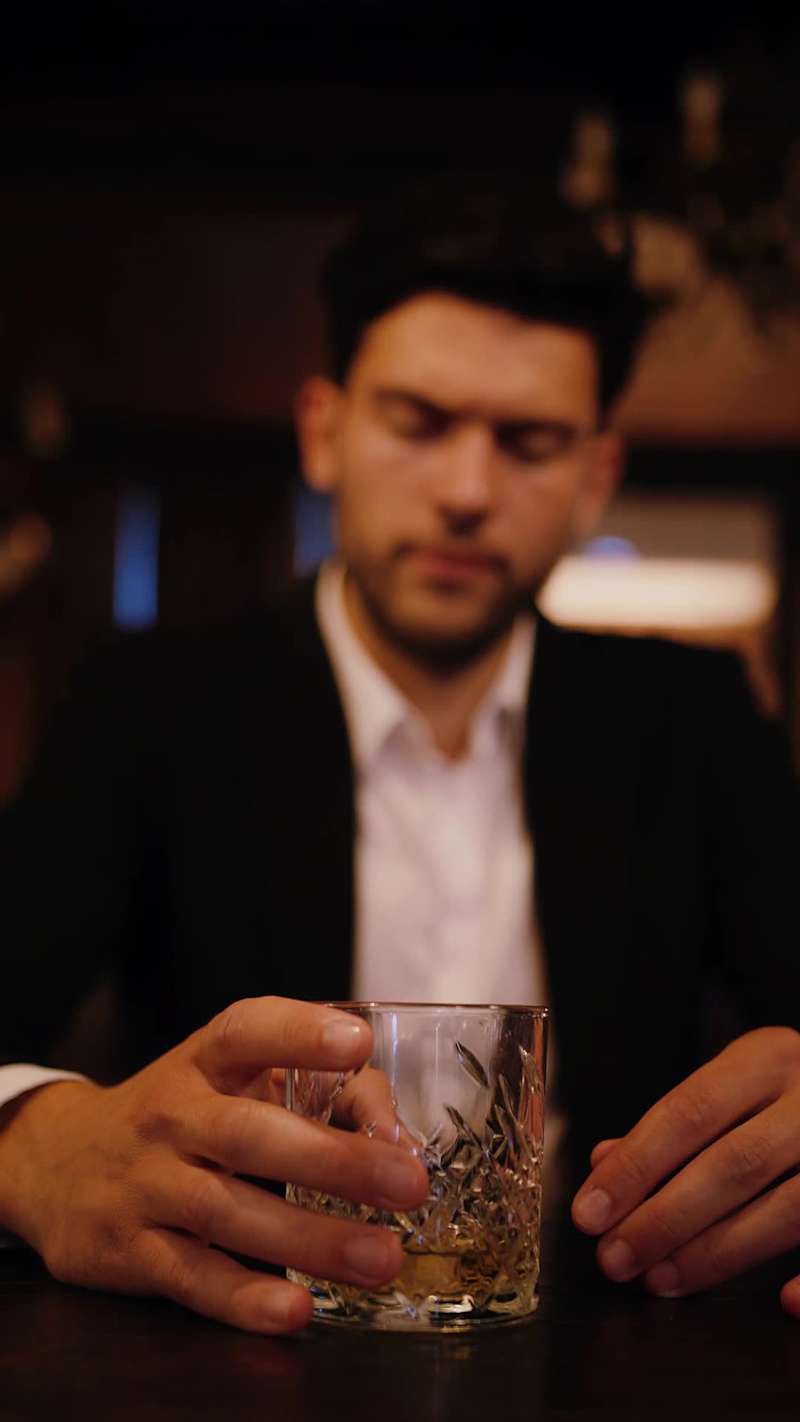 Cover image for Stylish Bar Whisky Video