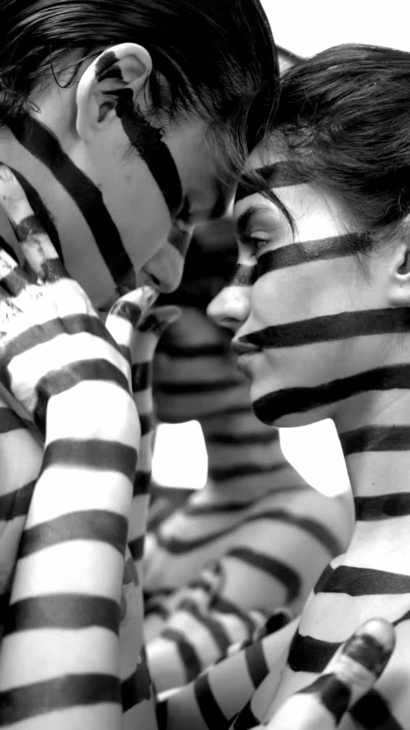 Cover image for BESO ⟡ slow motion film piece (for RAYAS by Carlota Pérez de...