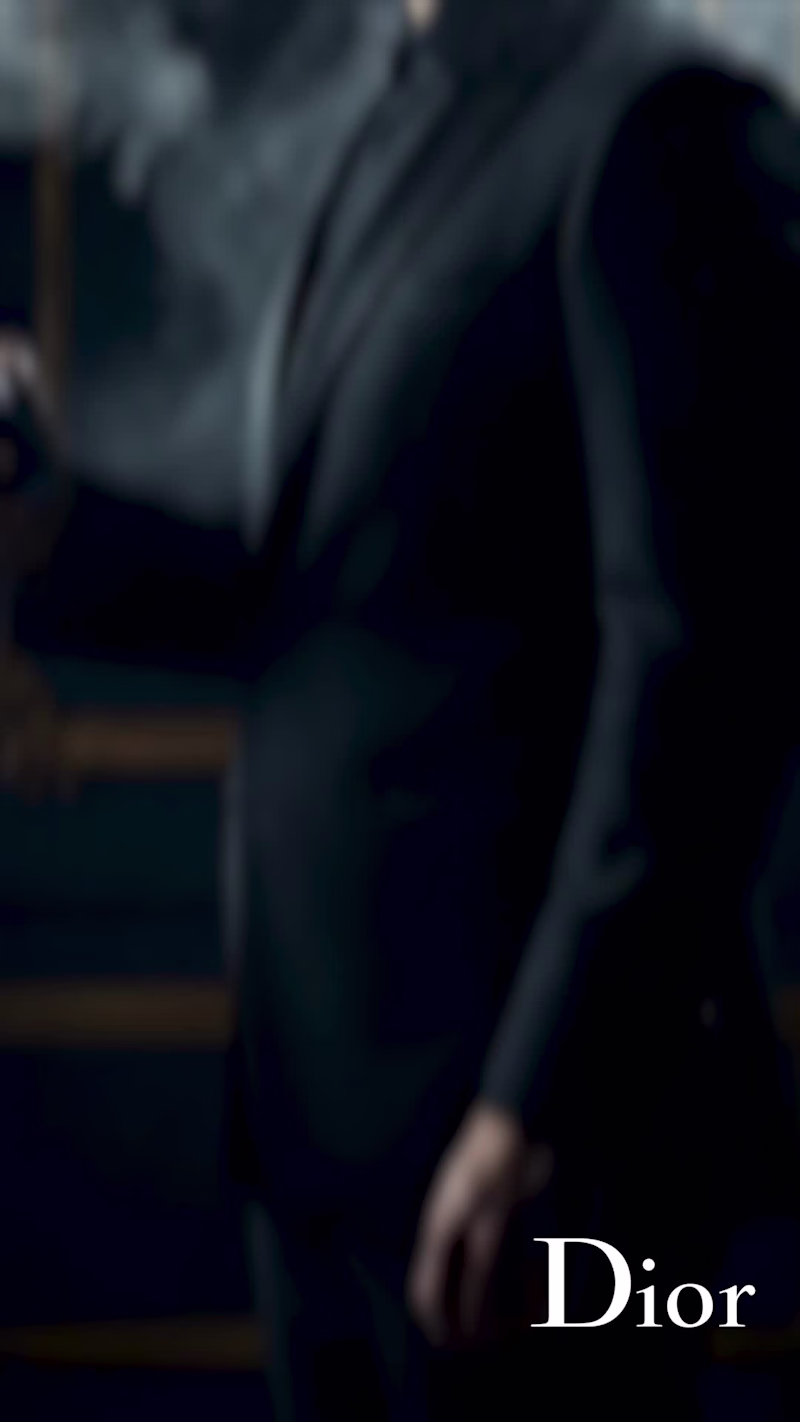 Cover image for Title: Dior: Elegance Redefined |