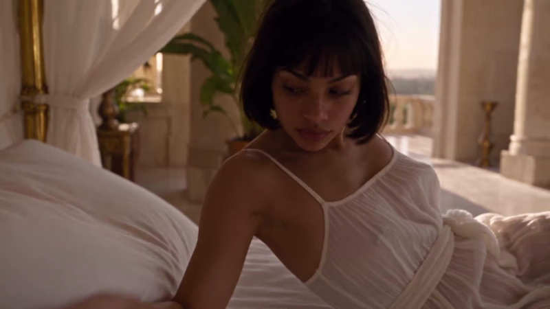 Cover image for Cleopatra woke up, grabbed her Glock and flew her diamond Te...