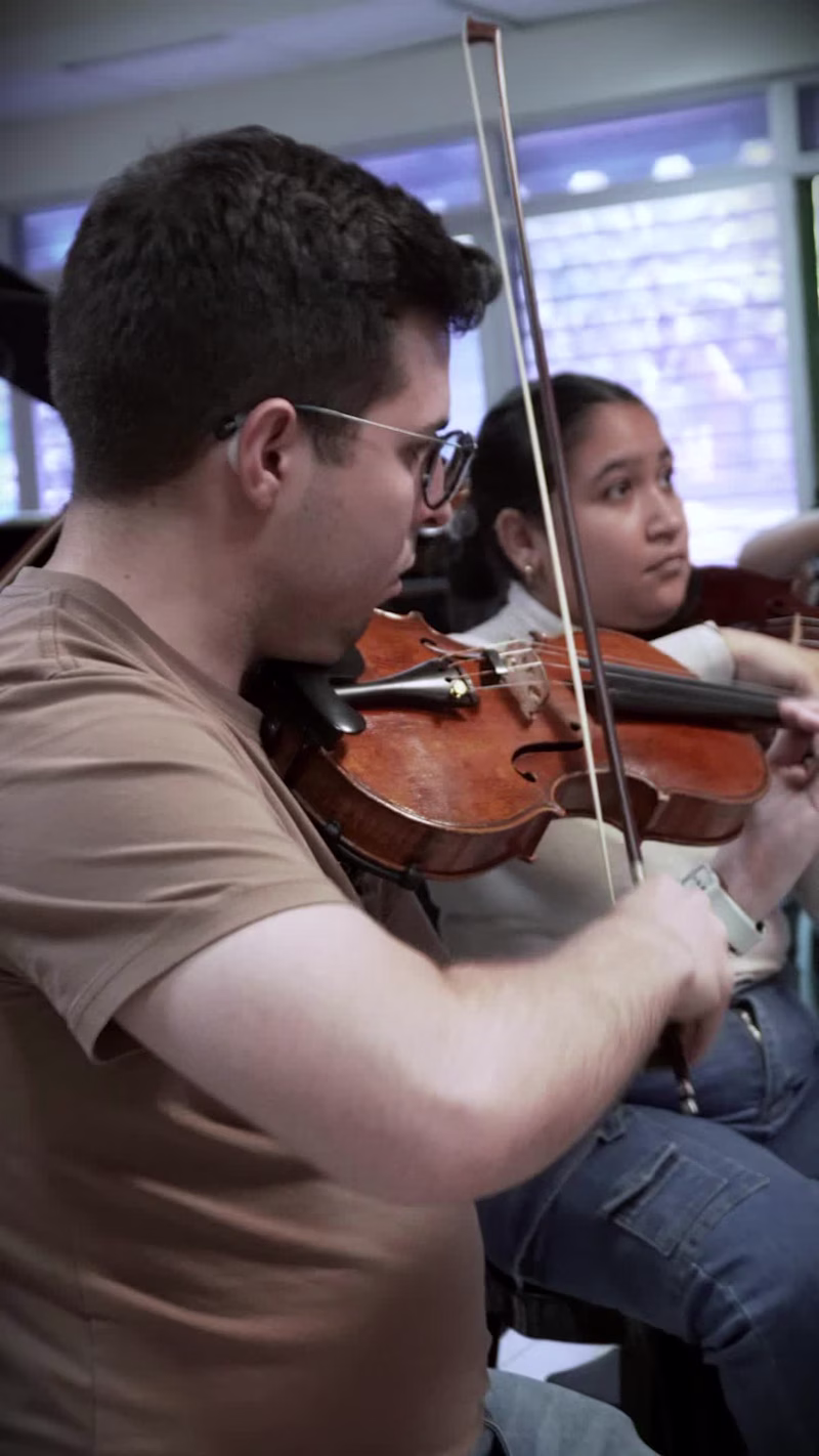 Cover image for video promocional para la Orquesta