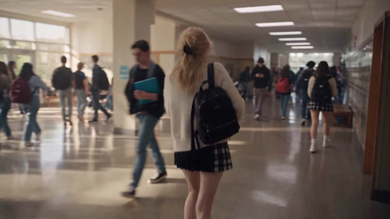 Cover image for A cinematic campus encounter, frozen