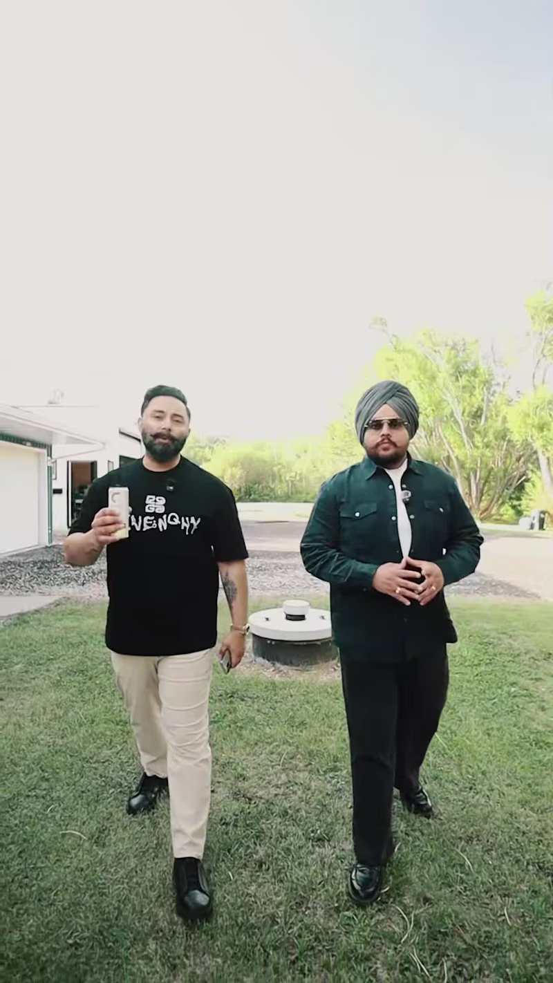 Cover image for REAL ESTATE