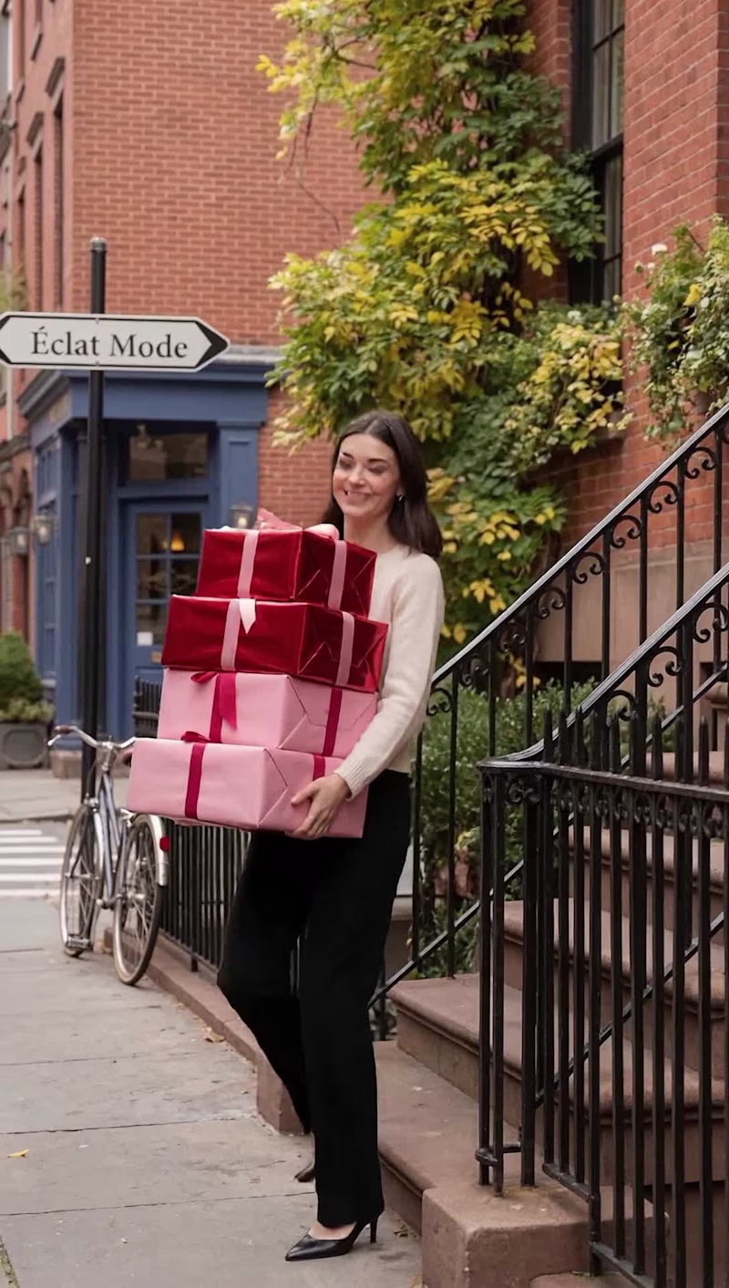 Cover image for Éclat Mode AI-Generated Fashion Film