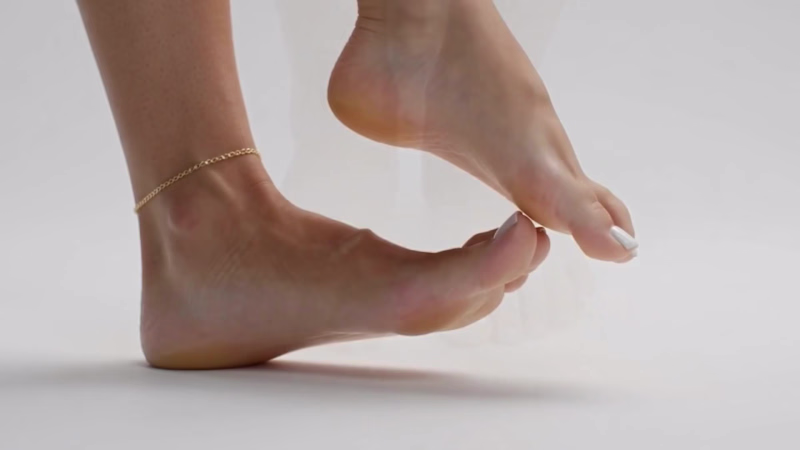 Cover image for What if one sneaker could