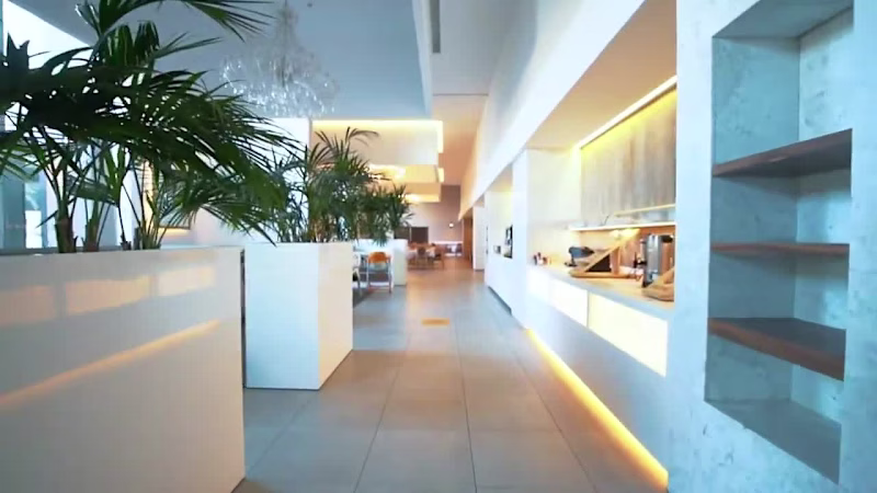 Cover image for Hotel Commercial video 