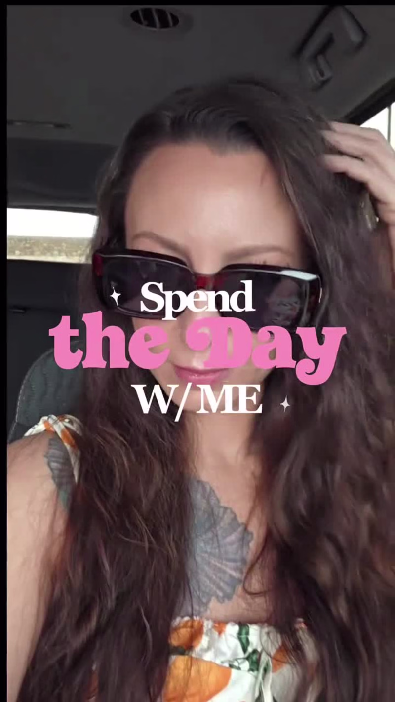 Cover image for This personality-driven lifestyle vlog combines